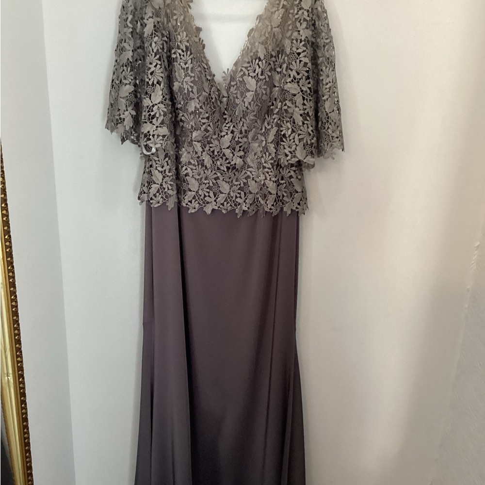 Montage 220946, dark grey, sized 14